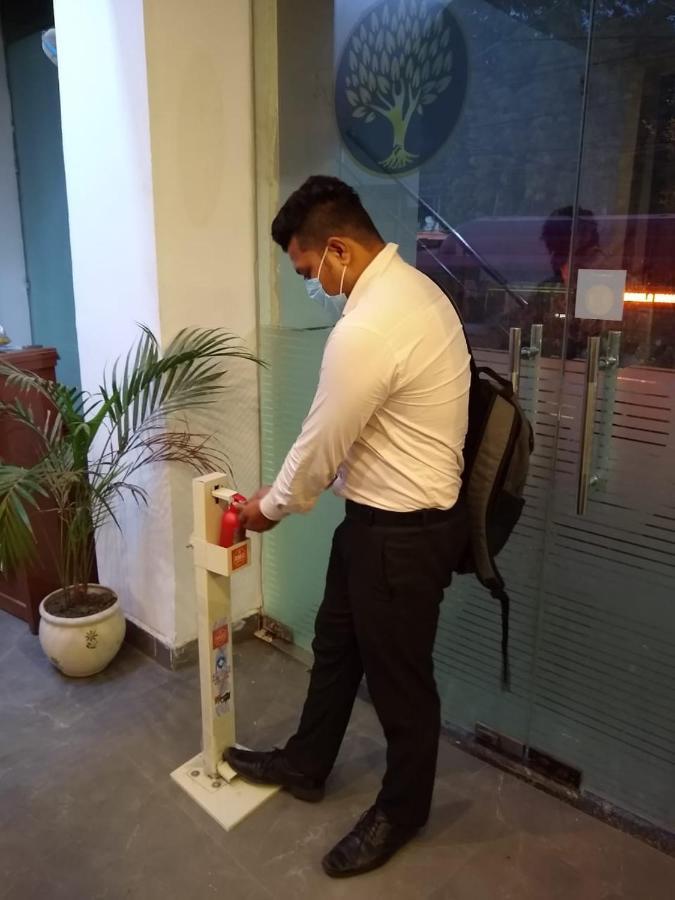 Airport Hotel Tashree New Delhi Exteriör bild