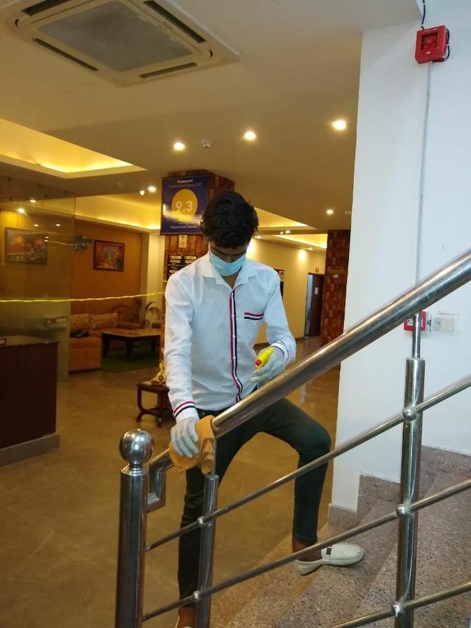 Airport Hotel Tashree New Delhi Exteriör bild