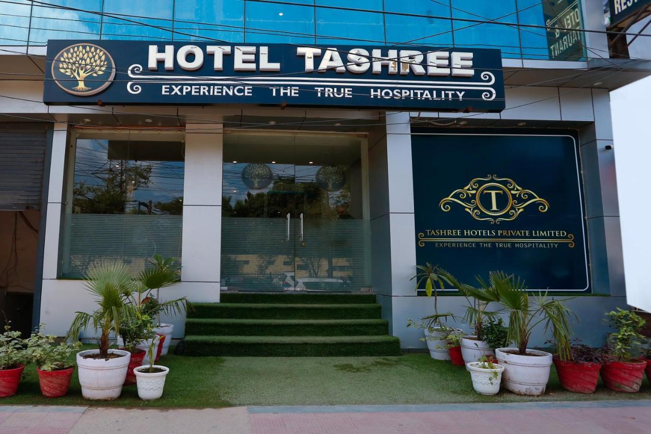 Airport Hotel Tashree New Delhi Exteriör bild
