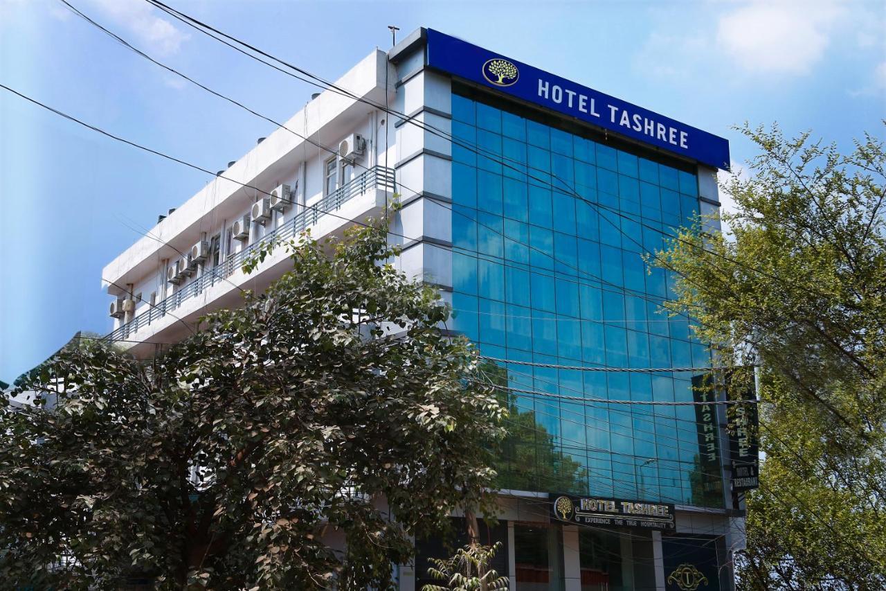Airport Hotel Tashree New Delhi Exteriör bild
